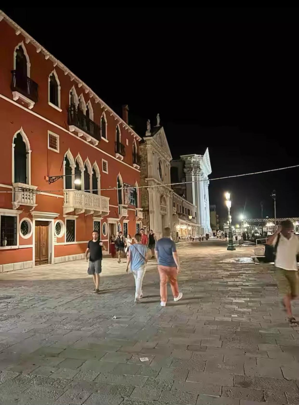 Appartamento Con Vista Zattere Veneza Exterior foto